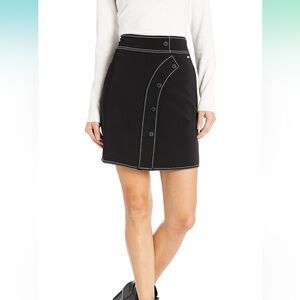 A｜X ARMANI EXCHANGE Women's Mini Skirt with Curved Button Front Placket - US 4